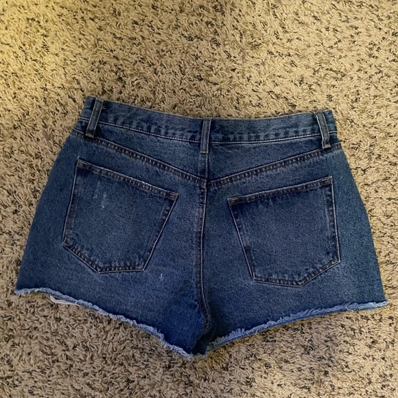 Vanilla Star Shorts - Picture 2 of 2